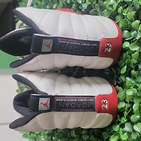 Jordan 22 Kids White and Red Sneakers - Picture 2 of 5